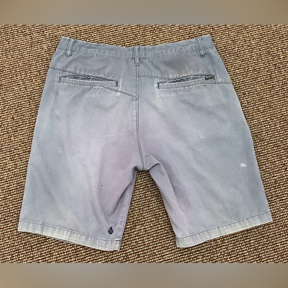Men's 34 Vtg Trashed N Thrashed Volcom Well Worn Tough Skateboarding Shorts - Picture 8 of 10